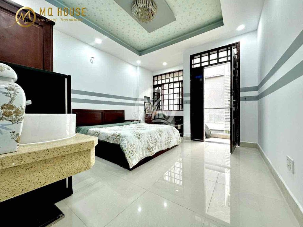 studio rộng 30m2 full nội thất có bancol