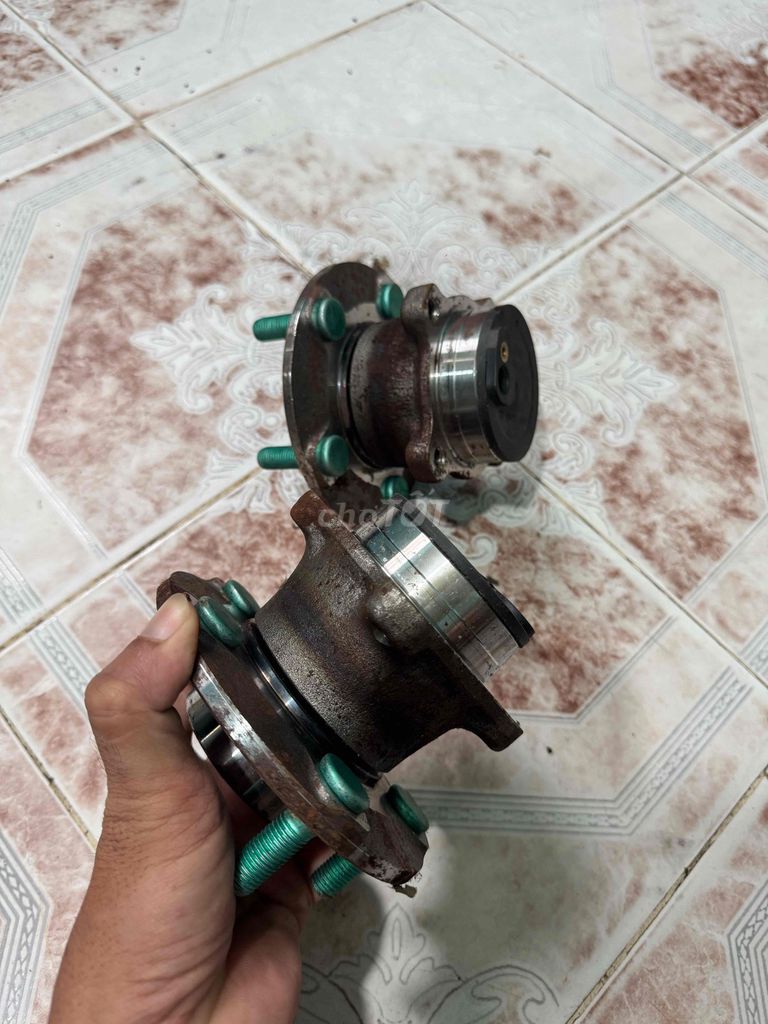 Hàng Mới(1 Cập Bánh Sau Forcus). Mua bán Phụ tùng xe tại Huyện Cái Bè Tiền Giang được đăng bởi Tuấn hình 1