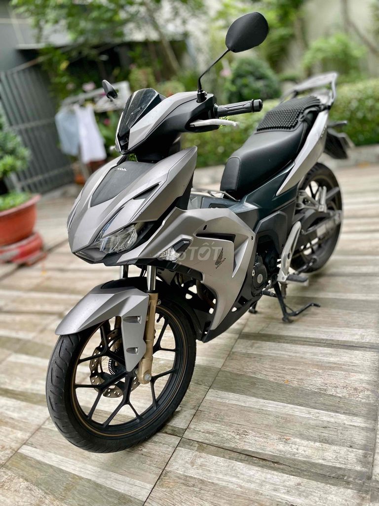 Honda Winner X V3 2022 матовый серый ABS с хошиминскими номерами, один владелец