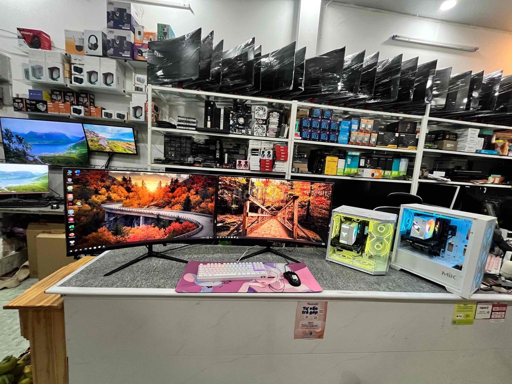 Màn Hình Viewsonic 32in Cong 240Hz - Còn BH Hãng. Mua bán Phụ kiện (Màn hình, Chuột...) tại Quận Ninh Kiều Cần Thơ được đăng bởi Tin Học Cần Thơ hình 1