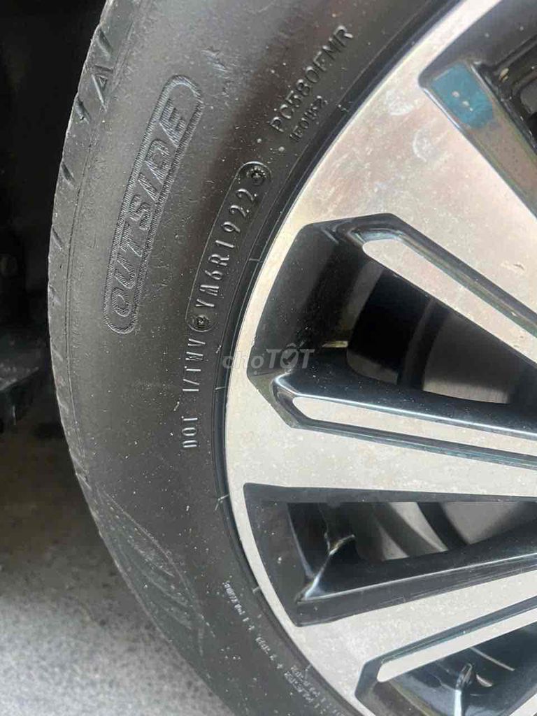 Toyota Veloz Cross 2022 CVT - 51000 km. Mua bán Ô tô tại Quận Bình Tân Tp Hồ Chí Minh được đăng bởi Uong Thong hình 5