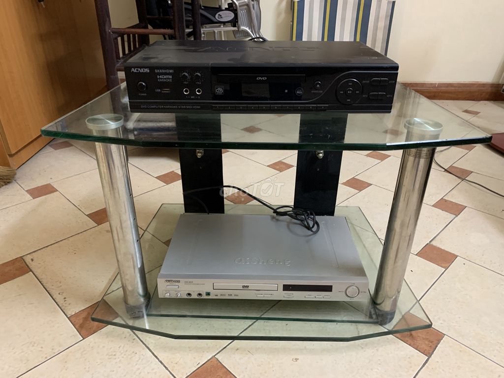 Kệ Tivi Kính Đài loan mới 90%. Mua bán Tủ, kệ gia đình tại Quận Hai Bà Trưng Hà Nội được đăng bởi Anh Minh hình 1