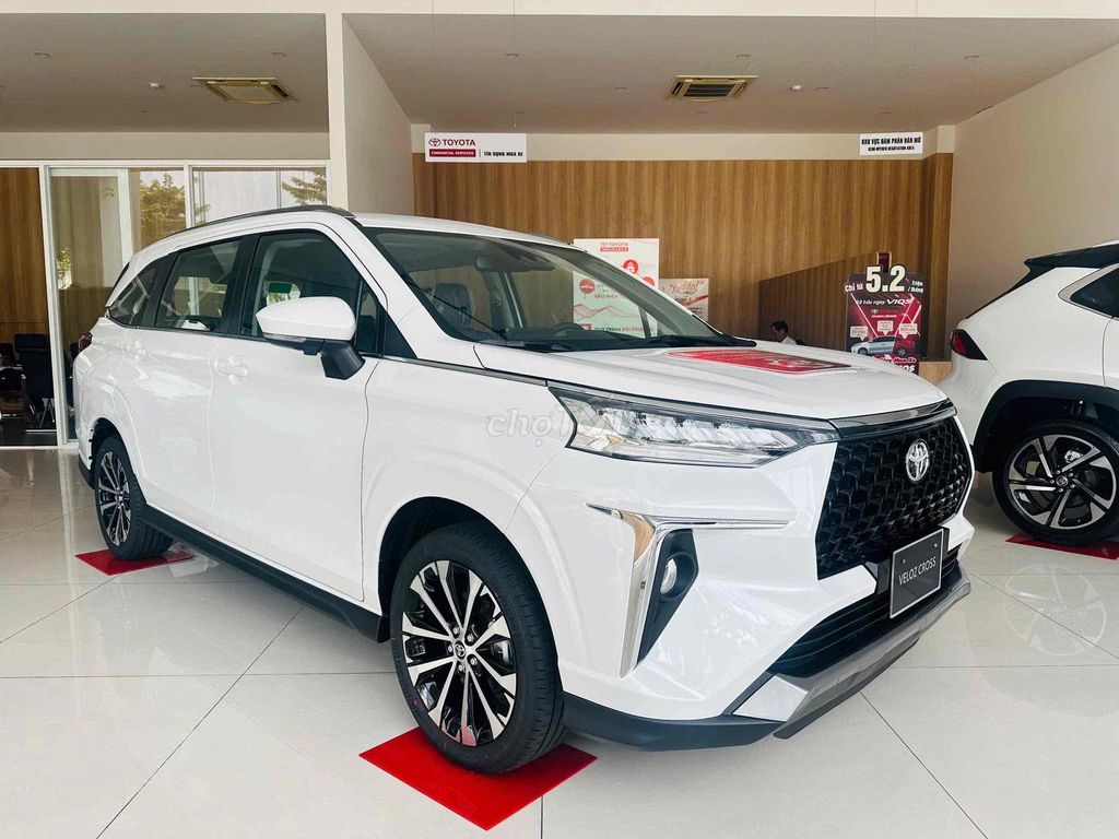 Toyota Veloz Top 2026 полная черная версия