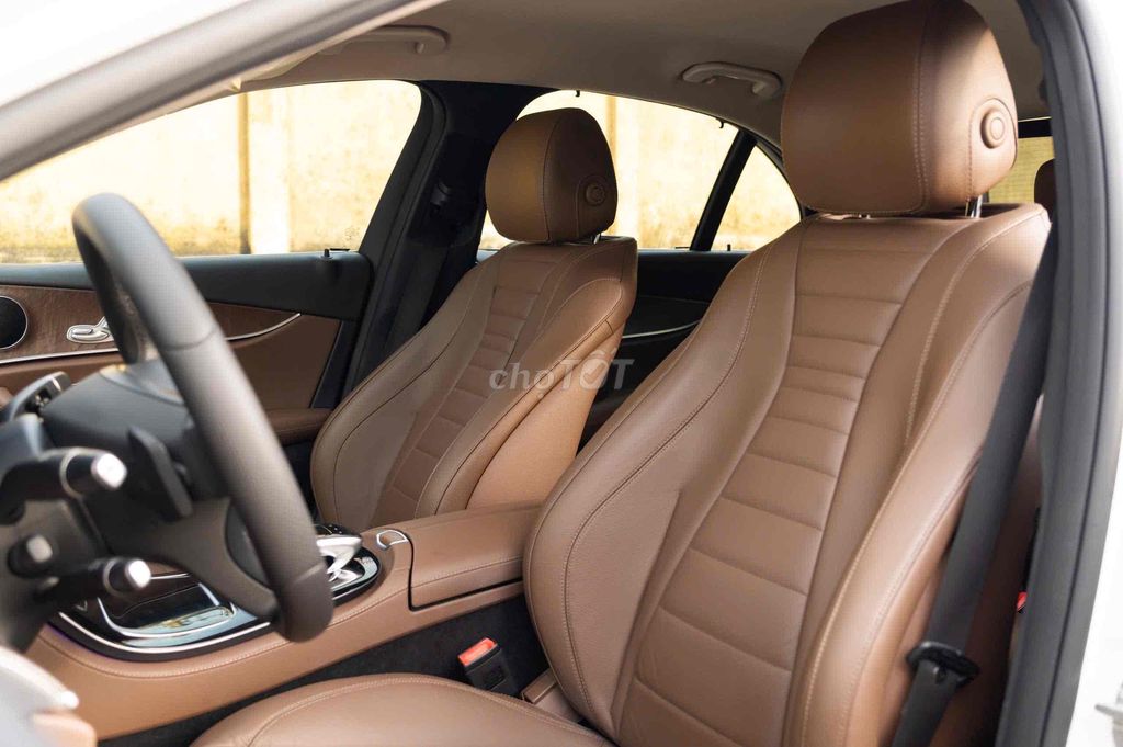 Mercedes E200 Model 2017 - Hỗ trợ Bank - Trắng Nâu. Mua bán Ô tô tại Quận 7 Tp Hồ Chí Minh được đăng bởi Thật Nguyễn LongAnh Auto hình 11
