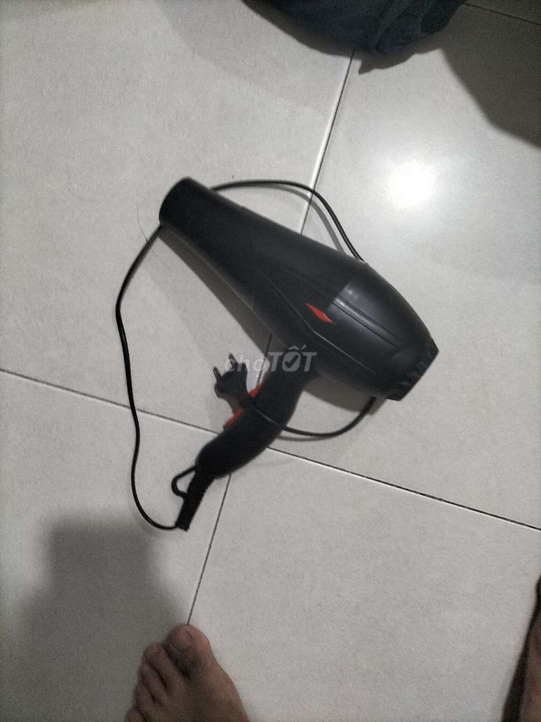 Máy sấy tóc màu Đen nhiều chế độ sấy. Mua bán Nội thất, đồ gia dụng khác tại Quận 8 Tp Hồ Chí Minh được đăng bởi Trần Quốc Việt hình 1