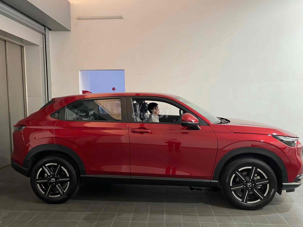 HONDA HRV G SIÊU LƯỚT - Odo Chỉ 5000 km -. Mua bán Ô tô tại Quận 7 Tp Hồ Chí Minh được đăng bởi Showroom Honda Ôtô Sài Gòn Quận 7 hình 3
