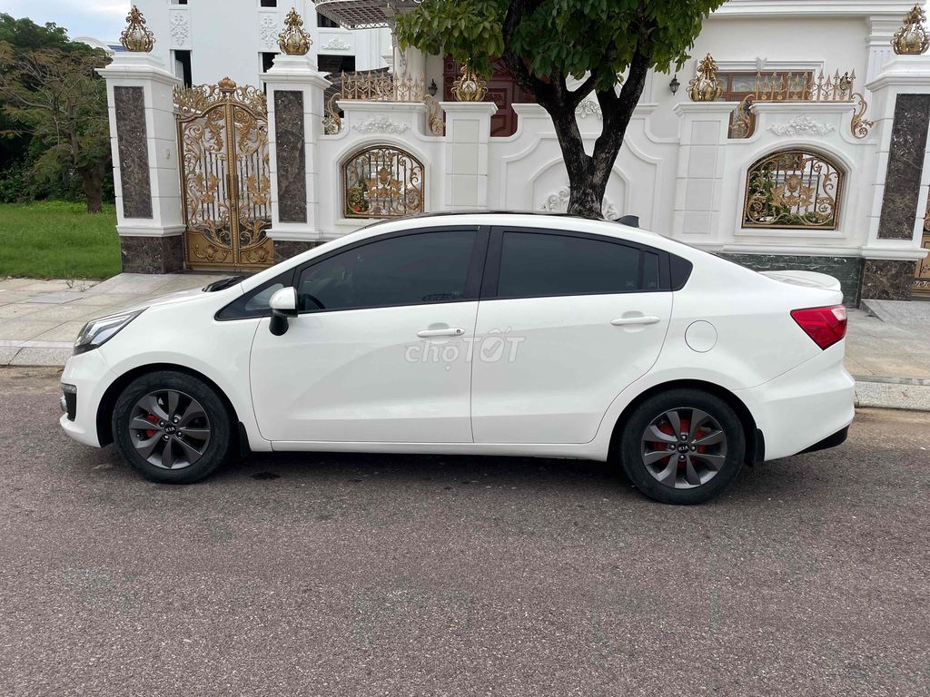 Kia Rio 2016 1.4 MT Sedan - 7000 km