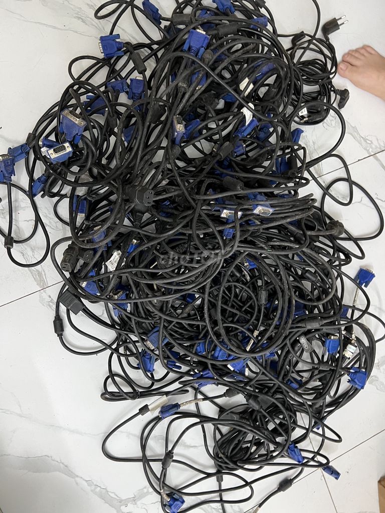 Dây VGA màn hình cũ zin. Mua bán Phụ kiện (Màn hình, Chuột...) tại Quận Tây Hồ Hà Nội được đăng bởi MayTinhGiaReHaNoi hình 1
