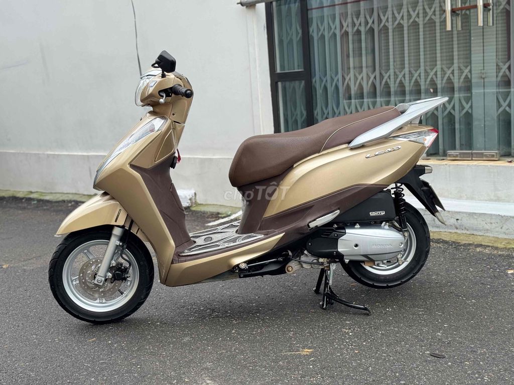 Lead 2016 máy rin chất. Tất cả các chi tren xe đep. Mua bán Xe máy tại Quận Ngũ Hành Sơn Đà Nẵng được đăng bởi Nguyễn Phước Vĩnh hình 5