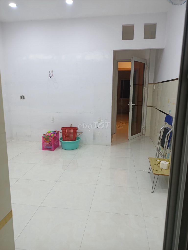 Cho Nữ Thuê Phòng Nhà Ở Có BanCol Cửa Sổ