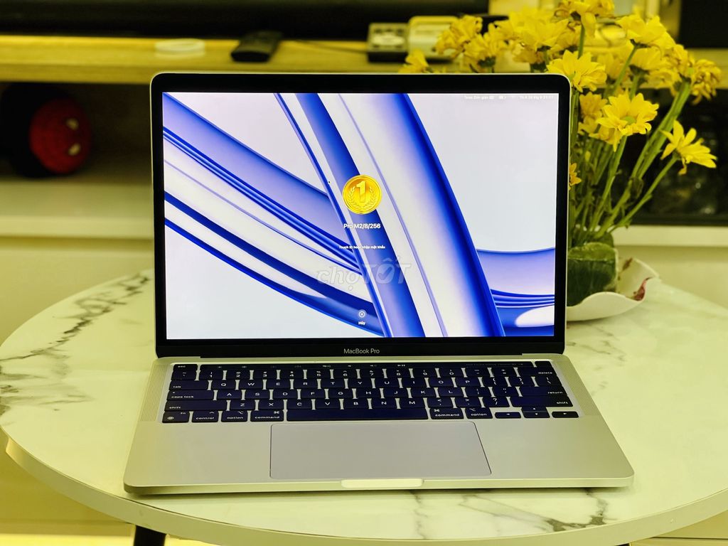 MacBook Pro M2  2022  - (M2/8/256) - CHỈ 20.xtr