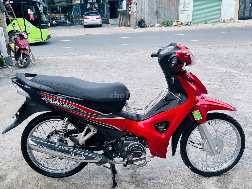 Волновой клинок Honda 2023 красный