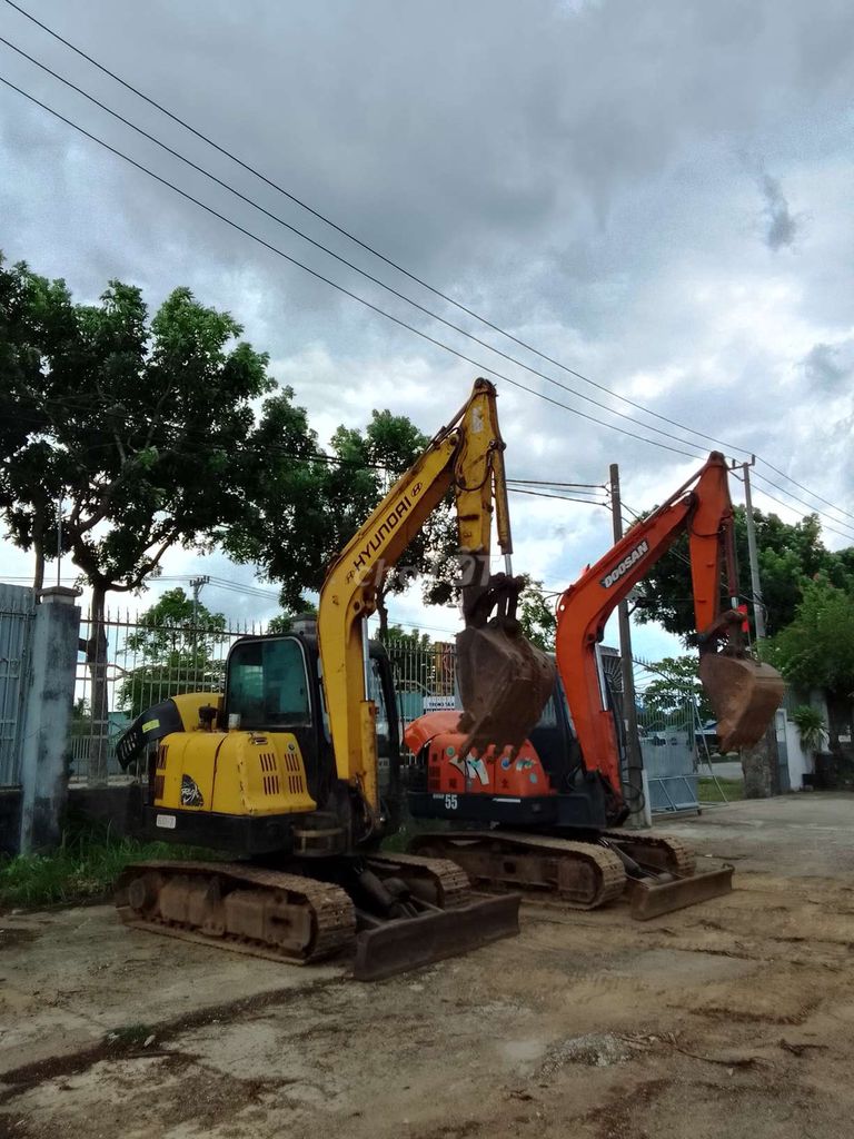 Xe đào Hyundai 55 màu vàng đã qua sử dụng. Mua bán Phương tiện khác tại Huyện Hòa Vang Đà Nẵng được đăng bởi Trần Anh hình 1
