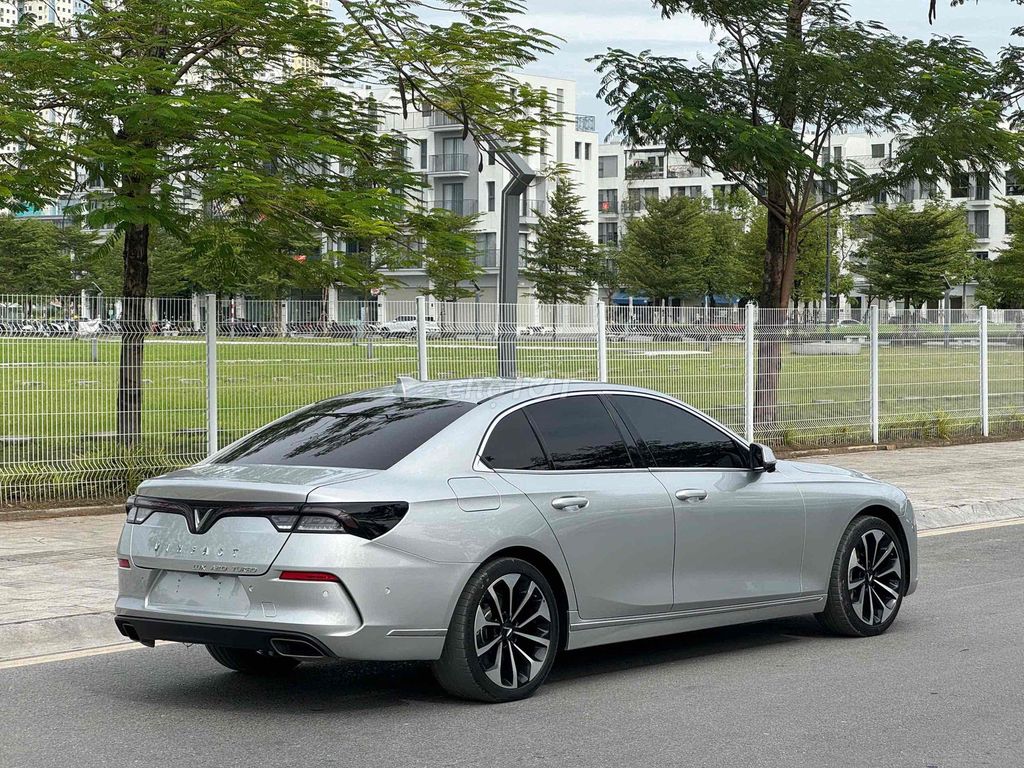 VinFast Lux A2.0 2021 Premium 2.0 AT - 100000 km. Mua bán Ô tô tại Quận Thanh Xuân Hà Nội được đăng bởi Trần Quang Huy hình 3