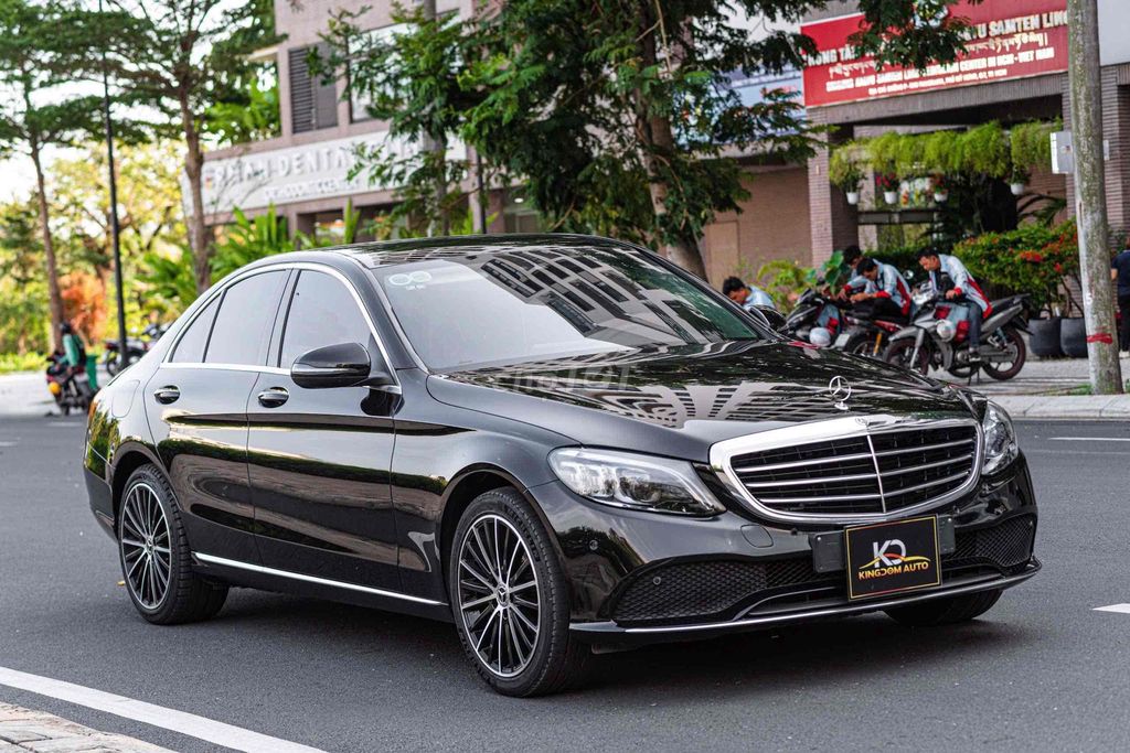 C200 Exclusive model 2022 màu đen siêu đẹp giá tôt. Mua bán Ô tô tại Quận 7 Tp Hồ Chí Minh được đăng bởi Dương Phương hình 6