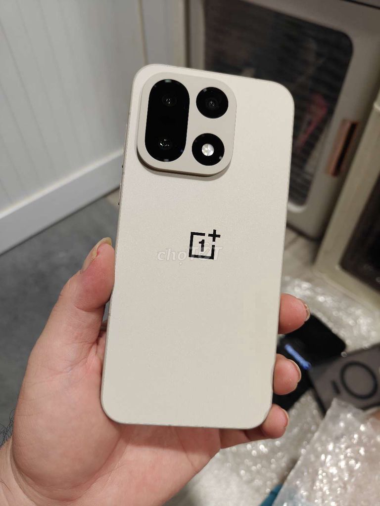 OnePlus 15(12/256)fullbox màu vàng cát có gl. Mua bán Điện thoại tại Quận 5 Tp Hồ Chí Minh được đăng bởi Strawberry Táo hình 1