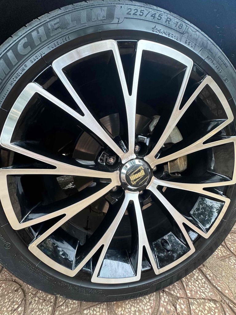 cần bán bộ mâm + lốp mechelin 245/45/27 giá 7tr