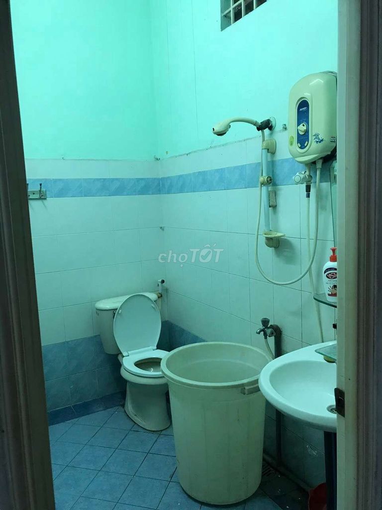 NHÀ MẶT TIỀN ĐƯỜNG XE TẢI, 5X30 3PN 2WC. SÂN ĐẬU OTO