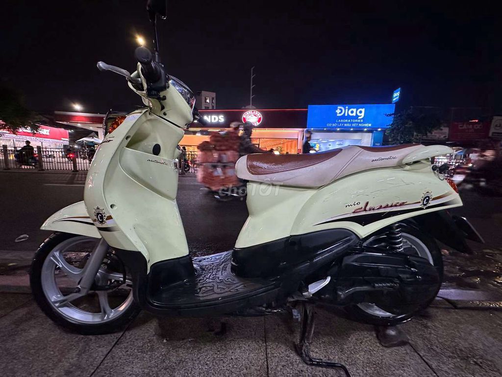 Кремовое золото Yamaha Mio Classico 2013