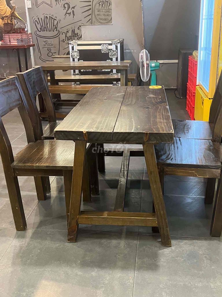 Bàn ghế gỗ thông Nâu quán cafe 95%. Mua bán Bàn ghế tại Quận Gò Vấp Tp Hồ Chí Minh được đăng bởi Nguyễn thanh sang hình 1
