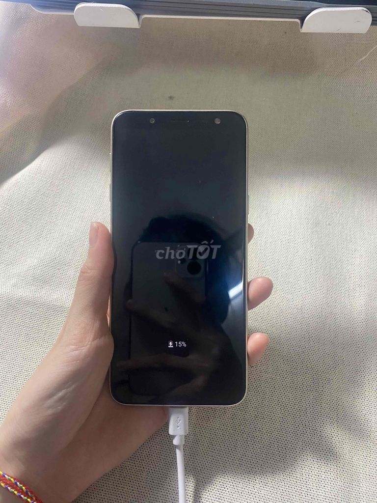 Samsung Galaxy J6 Vàng đồng. Mua bán Điện thoại tại Quận Cẩm Lệ Đà Nẵng được đăng bởi Quỳnh Phạm hình 1
