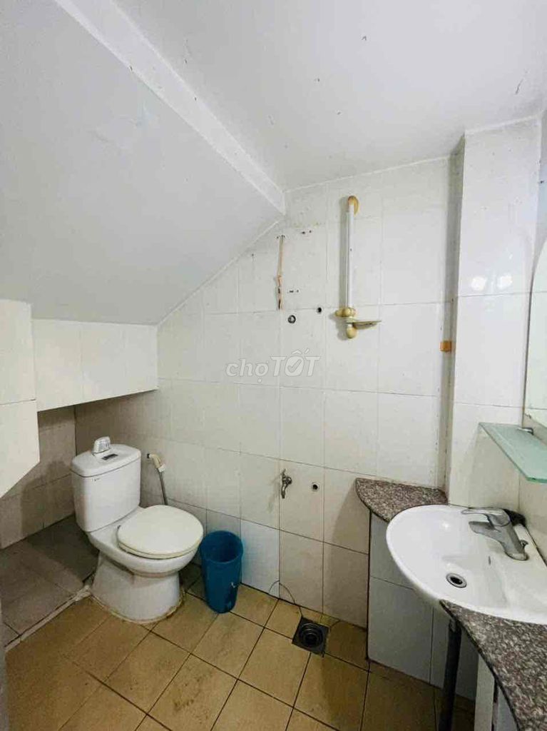 CHÍNH CHỦ CHO THUÊ NHÀ 1T1L CÓ ST, Đ.8M, 3PN,2WC KDC CÔNG ĐOÀN 10TR. Cho thuê nhà ở tại Thành phố Thủ Đức Tp Hồ Chí Minh được đăng bởi Ly Nga hình 5