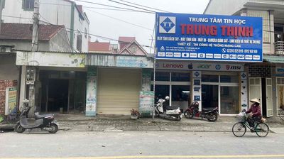Cho thuê dãy nhà phố kinh doanh hoặc làm VP. Trung tâm thị trấn Phố Ch. Cho thuê văn phòng, mặt bằng kinh doanh tại Huyện Hương Sơn Hà Tĩnh được đăng bởi dv Le