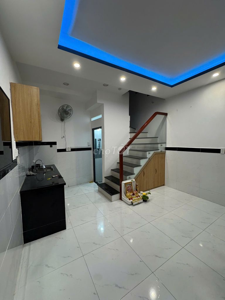 Chính chủ bán nhà riêng tại 737/104 Lạc Long Quân, 3,45 tỷ, 40 m2
