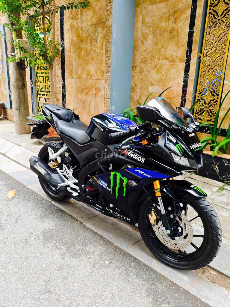 Yamaha R15 V3 date chót chét biển 29 xe lướt mới. Mua bán Xe máy tại Quận Cầu Giấy Hà Nội được đăng bởi Tong motor xe may hình 5