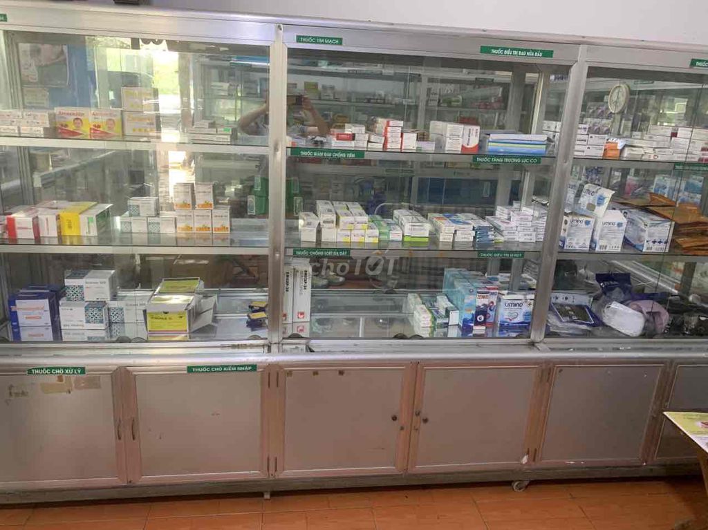 Tủ thuốc Kính Nhôm Bạc Siêu to. Mua bán Tủ, kệ gia đình tại Quận Long Biên Hà Nội được đăng bởi ngoc linh hình 1