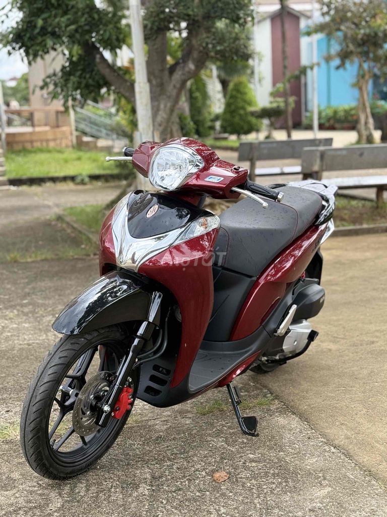 Honda SH Mode Đỏ. Mua bán Xe máy tại Thành phố Buôn Ma Thuột Đắk Lắk được đăng bởi Khánh Ng hình 2