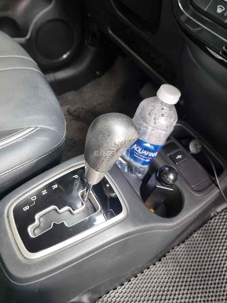 cần bán xe gia đình. Mua bán Ô tô tại Thành phố Rạch Giá Kiên Giang được đăng bởi Smit hình 5