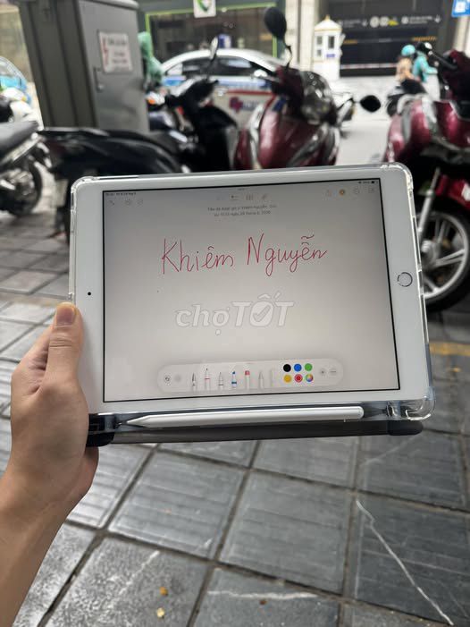 Apple iPad Gen 7 99%. Mua bán Máy tính bảng tại Quận 1 Tp Hồ Chí Minh được đăng bởi Hội Đồ Điện Tử hình 1