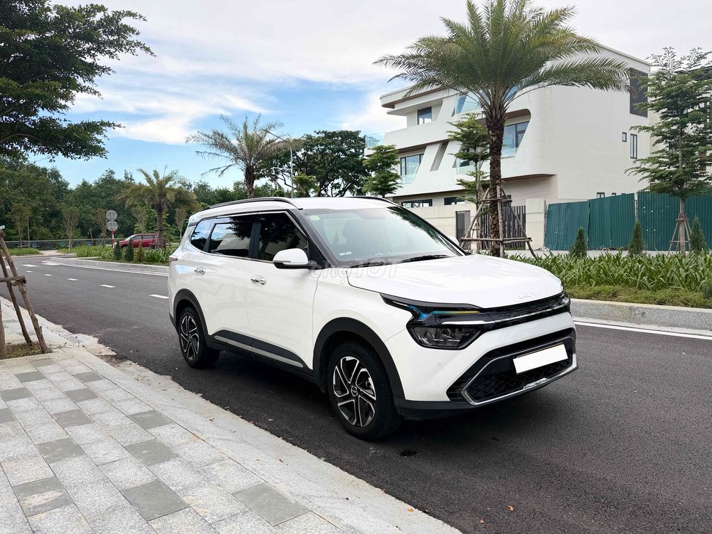 KIA CARENS 1.5G LUXURY 2024 Trắng 7 chỗ