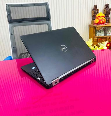 Dell 5570 Core I7 6820HQ Ram 16Gb 512G VGA=Đồ Họa