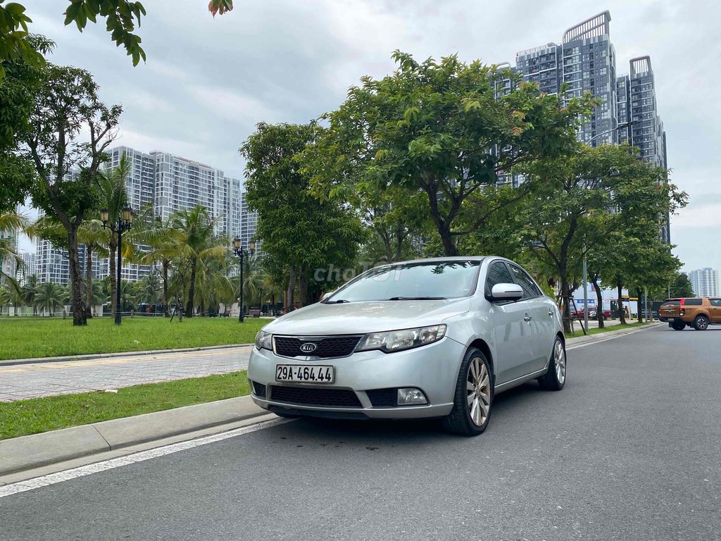 Kia Forte 2010 Автомат 1,6 л, серебристый