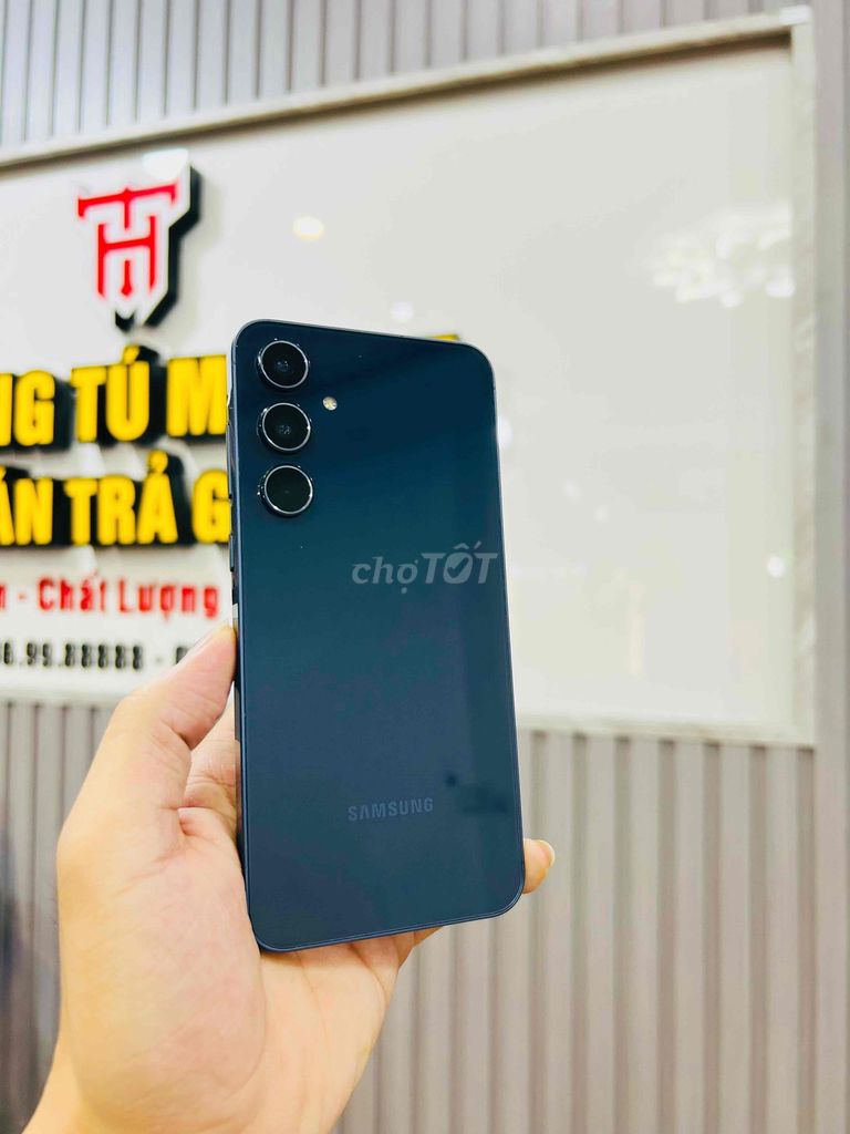 Samsung A55 5G 256G Đen. Mua bán Điện thoại tại Quận Liên Chiểu Đà Nẵng được đăng bởi Hoàng Tú Mobile hình 1