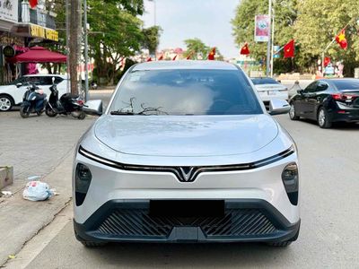 VinFast Limo Green đủ màu xe mới 100%