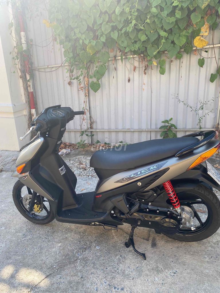 honda click 110 dọn mới biển số 72. Mua bán Xe máy tại Thành phố Vũng Tàu Bà Rịa - Vũng Tàu được đăng bởi Nguyễn Tấn hình 6