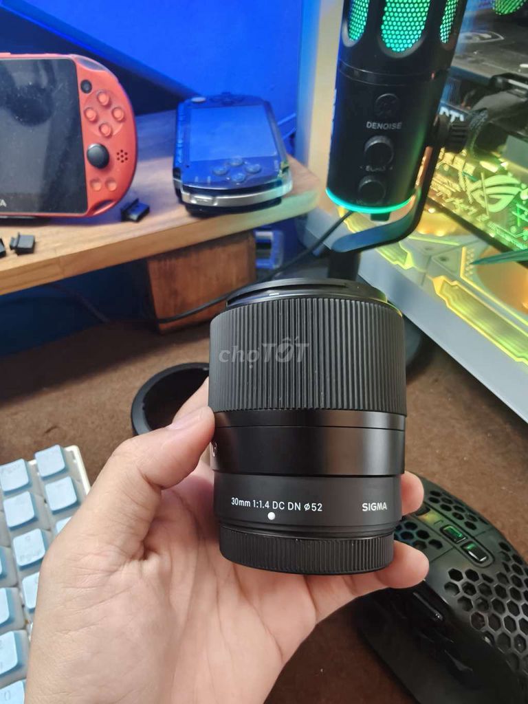 Ống kính Sigma 30mm F1.4 DC DN ngàm XF Fuji đen. Mua bán Máy ảnh, Máy quay tại Thành phố Tân An Long An được đăng bởi kezz hình 1