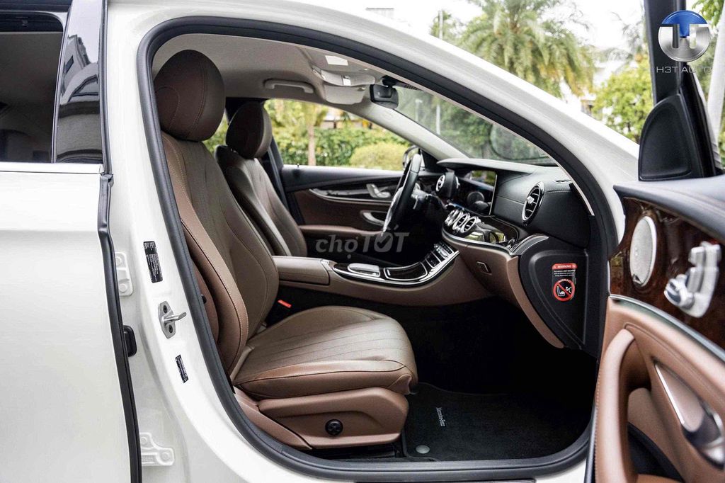 Mercedes_E200_Exclusive Model 2023 Bank 90%. Mua bán Ô tô tại Quận 7 Tp Hồ Chí Minh được đăng bởi PHÁT ĐẠT LUXURY CAR hình 8