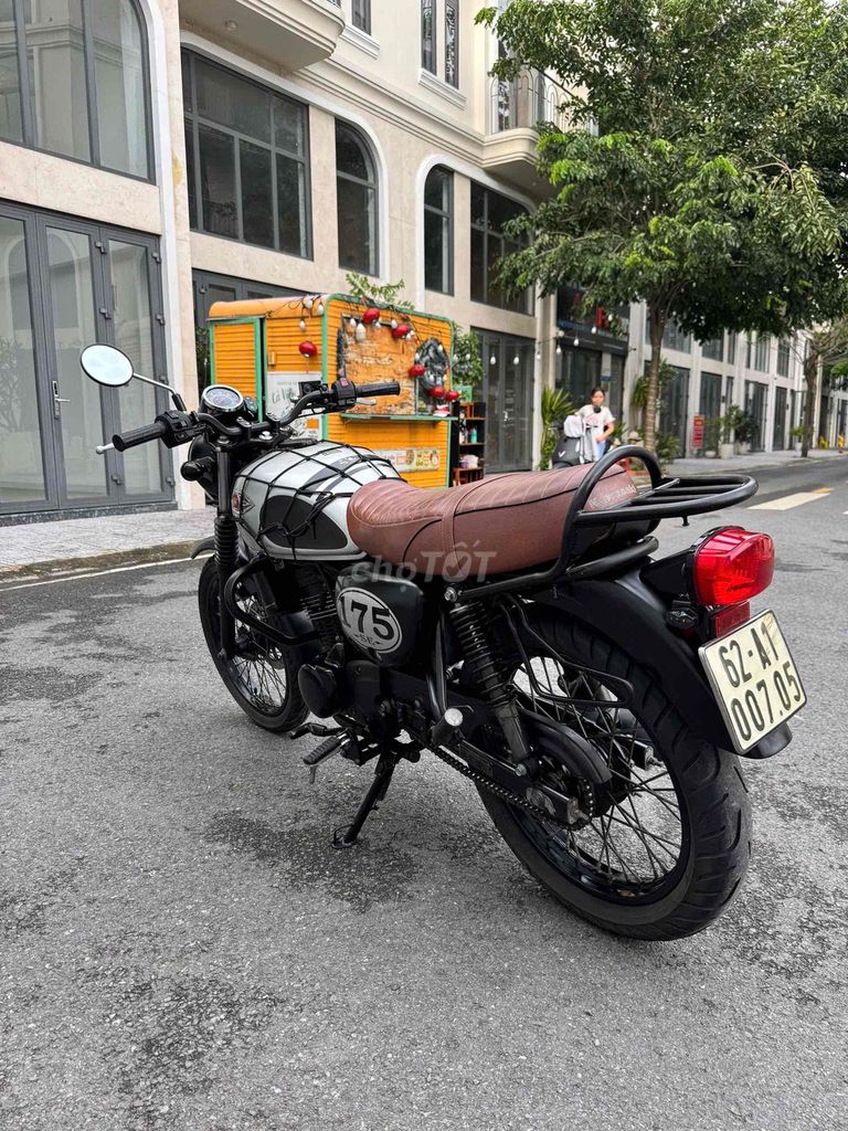 Kawasaki W175 2019 с документами, госномер 62