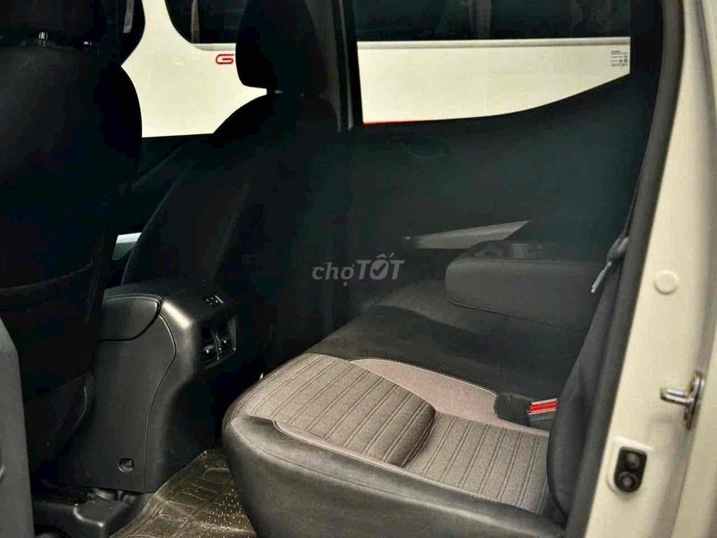 Nissan Navara 2024 EL 2.3 AT 2WD - 24000 km. Mua bán Ô tô tại Quận Tân Phú Tp Hồ Chí Minh được đăng bởi Ngọc Tuyết hình 9