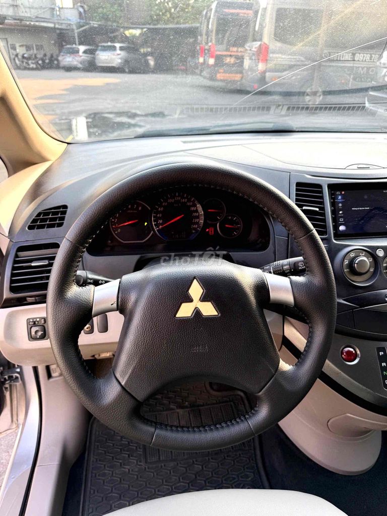 Mitsubishi Grandis 2005 2.4 AT - 127000 km