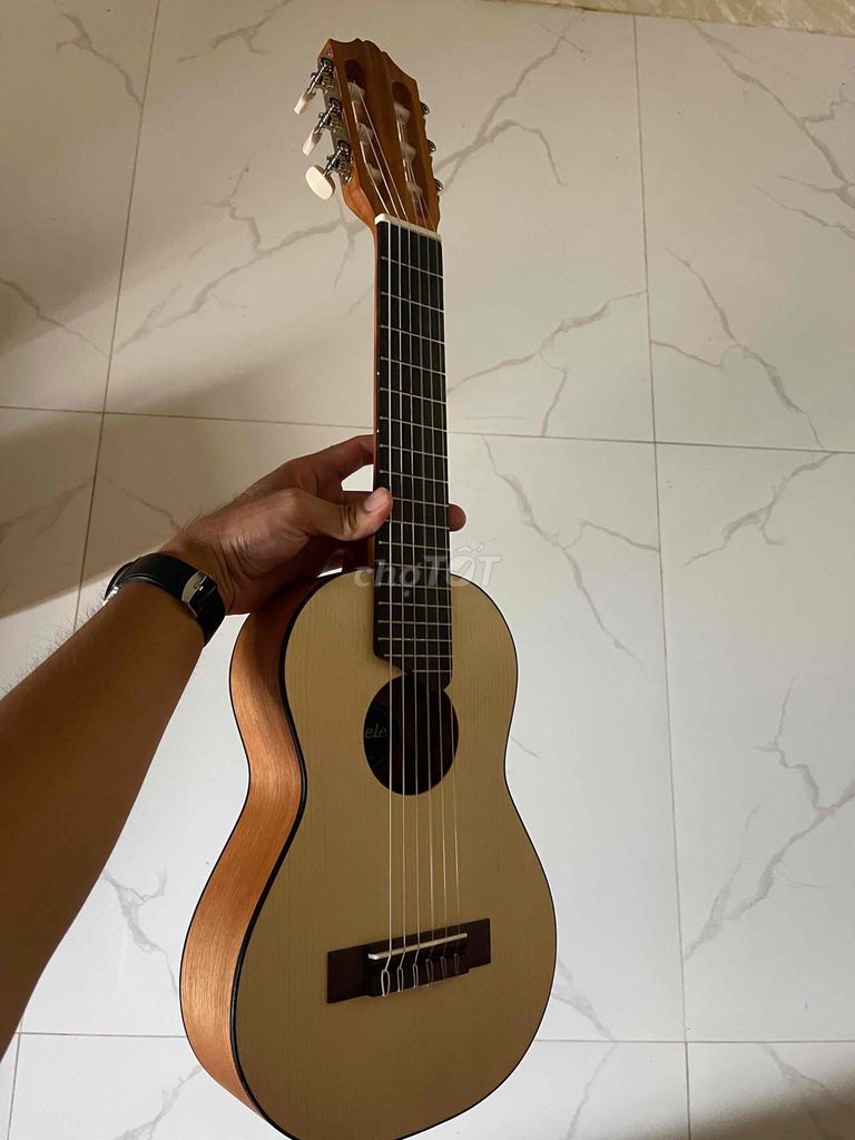 Yamaha Guitalele GL1 like new