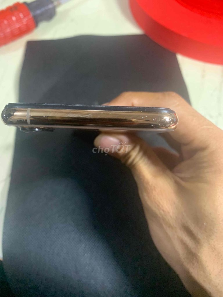 Apple iPhone XS 64GB Vàng đồng Đã sử dụng. Mua bán Điện thoại tại Thành phố Thuận An Bình Dương được đăng bởi Kiều Thọ hình 1