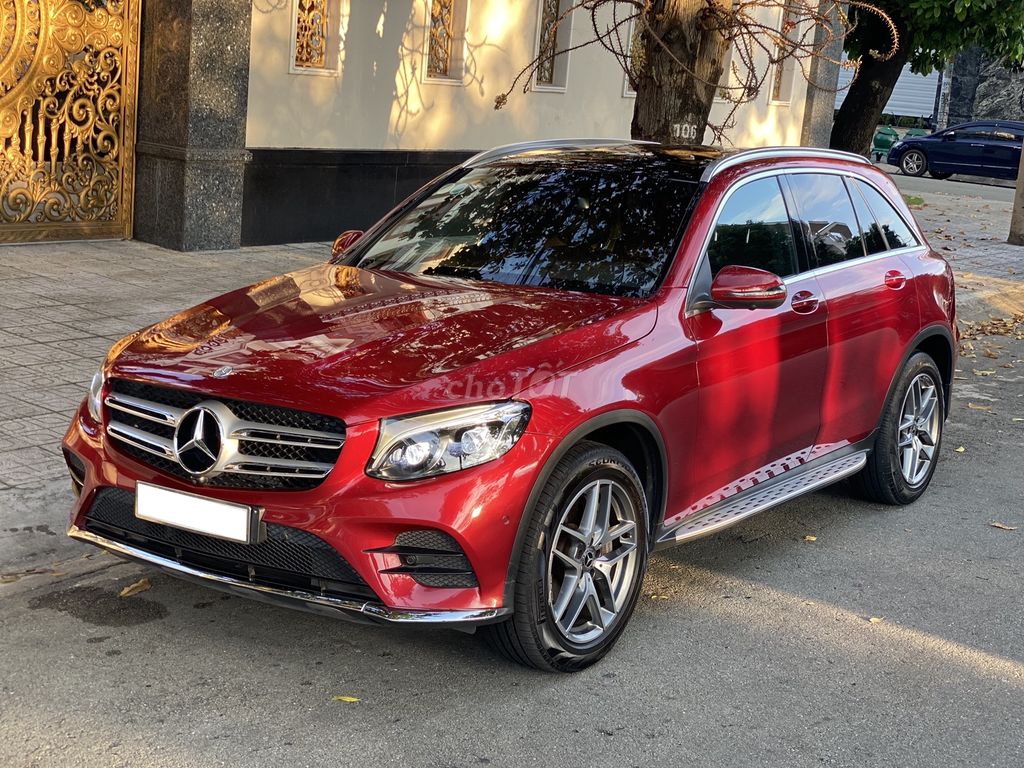 Mercedes Benz GLC300 4MATIC 2017 Đỏ/Nâu - 69000 km