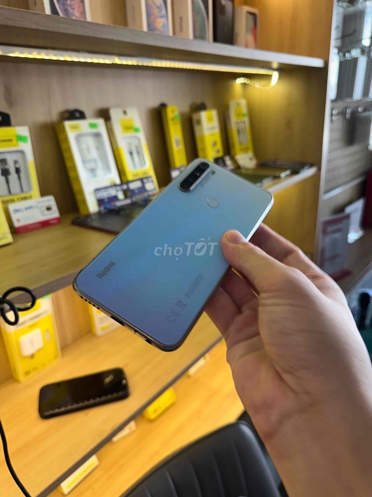 Xiaomi Redmi Bạc chống cháy. Mua bán Điện thoại tại Quận Cẩm Lệ Đà Nẵng được đăng bởi Sim Số Đại Tài hình 1