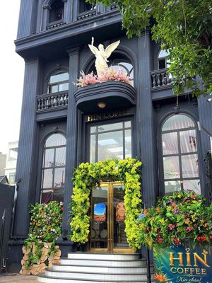 TUYỂN PHỤC VỤ CAFE