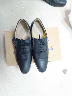 Còn 1 đôi giày Size 41.. Mua bán Giày dép tại Quận 10 Tp Hồ Chí Minh được đăng bởi Trần Trúc